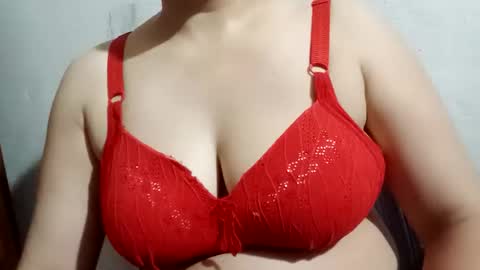 Snapshot of lovely_sweet_girl chatting on 05-15-26, 11:06 katrina follow me guys online show from 05-15-26, 11:06