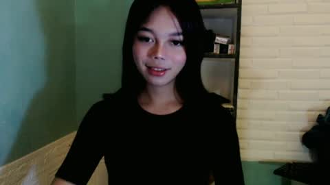 Snapshot of lovely_thea_xoxo chatting on 06-19-26, 06:29 Thea online show from 06-19-26, 06:29