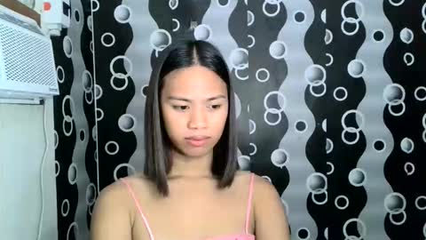 Snapshot of lovely_yvoneslutty chatting on 09-12-25, 01:17 lovely_yvoneslutty online show from 09-12-25, 01:17