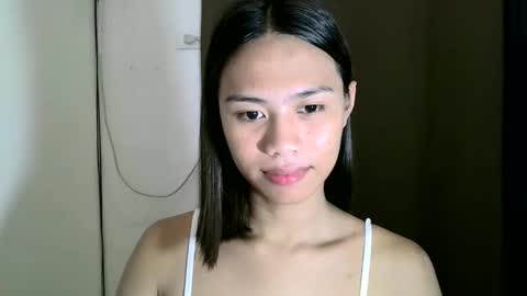 Snapshot of lovely_yvoneslutty chatting on 09-16-25, 02:45 lovely_yvoneslutty online show from 09-16-25, 02:45