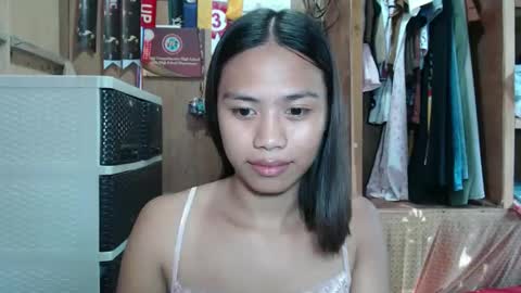 Snapshot of lovely_yvoneslutty chatting on 10-03-25, 11:35 lovely_yvoneslutty online show from 10-03-25, 11:35