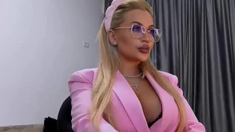 PrAllinXXXa online show from 01-18-26, 10:46