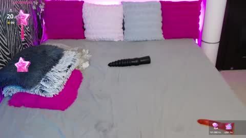 Snapshot of lovelybutterfly chatting on 01-18-25, 10:17    online show from 01-18-25, 10:17
