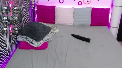 Snapshot of lovelybutterfly chatting on 02-08-25, 01:11    online show from 02-08-25, 01:11