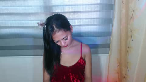 Snapshot of lovelycarmilla chatting on 10-16-25, 11:28 Carnilla online show from 10-16-25, 11:28