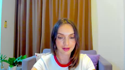 Mia online show from 09-20-25, 01:56