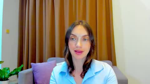 Mia online show from 10-14-25, 10:38