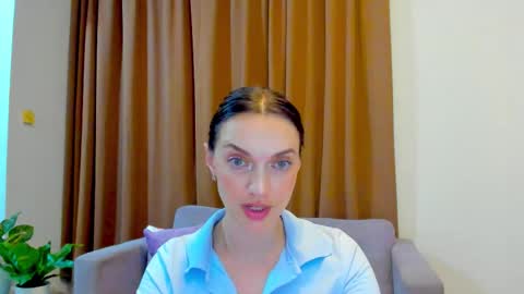 Mia online show from 10-17-25, 11:46