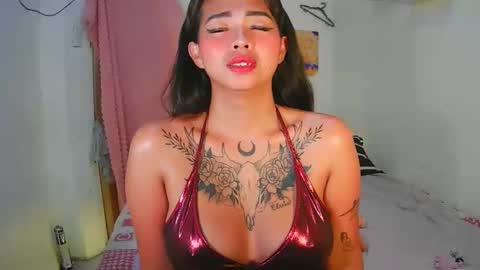 Snapshot of lovelykayleexx chatting on 05-20-26, 08:15 ara online show from 05-20-26, 08:15