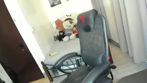 Snapshot of lovelymayumie chatting on 01-31-25, 02:28 YUMIE online show from 01-31-25, 02:28