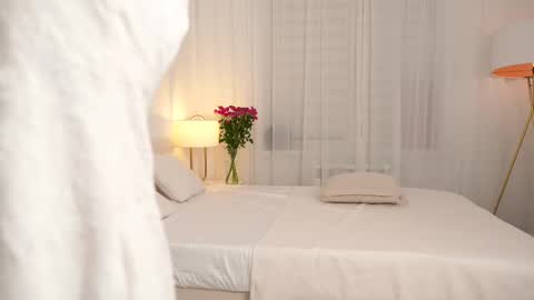 kim online show from 11-11-25, 01:44