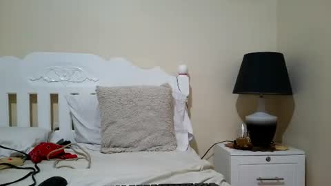 Angelquey online show from 12-22-25, 08:06