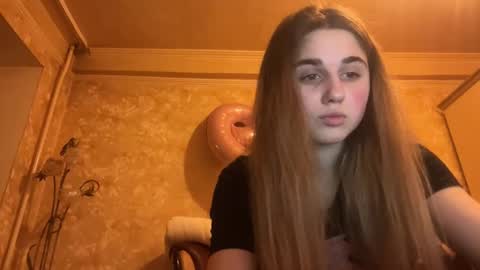 Snapshot of lovelysilk_63 chatting on 01-06-26, 08:56 ELA online show from 01-06-26, 08:56