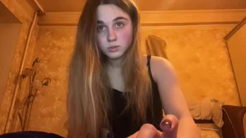 Snapshot of lovelysilk_63 chatting on 01-10-26, 06:42 ELA online show from 01-10-26, 06:42