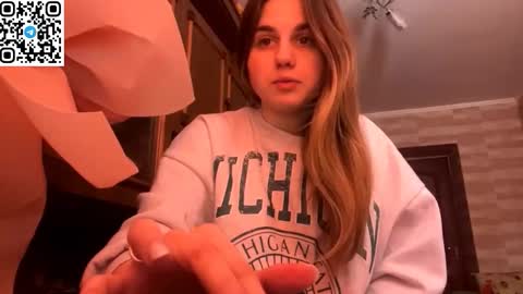 Snapshot of lovelysilk_63 chatting on 02-18-26, 09:27 ELA online show from 02-18-26, 09:27