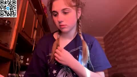 Snapshot of lovelysilk_63 chatting on 03-16-26, 08:18 ELA online show from 03-16-26, 08:18
