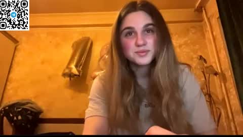 Snapshot of lovelysilk_63 chatting on 04-04-26, 06:38 ELA online show from 04-04-26, 06:38