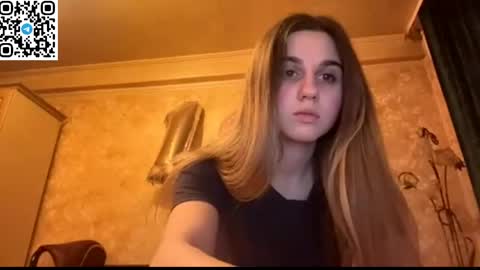 Snapshot of lovelysilk_63 chatting on 04-17-26, 07:17 ELA online show from 04-17-26, 07:17
