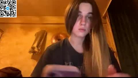Snapshot of lovelysilk_63 chatting on 04-20-26, 07:37 ELA online show from 04-20-26, 07:37