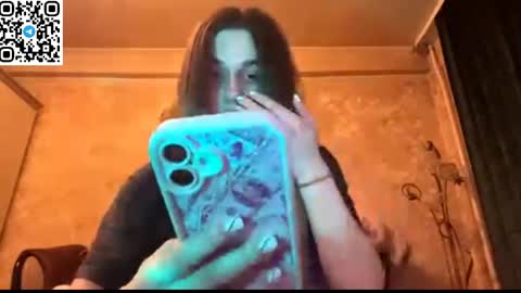 Snapshot of lovelysilk_63 chatting on 04-24-26, 06:32 ELA online show from 04-24-26, 06:32