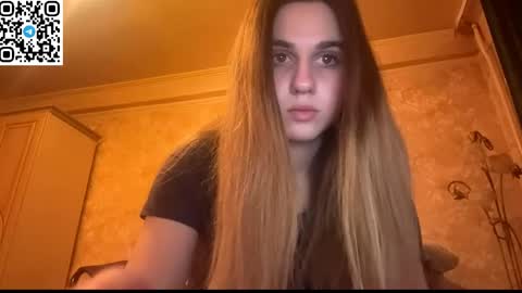 Snapshot of lovelysilk_63 chatting on 04-25-26, 06:38 ELA online show from 04-25-26, 06:38
