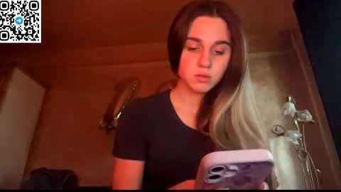 Snapshot of lovelysilk_63 chatting on 04-26-26, 07:39 ELA online show from 04-26-26, 07:39