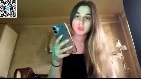 Snapshot of lovelysilk_63 chatting on 05-17-26, 07:17 ELA online show from 05-17-26, 07:17