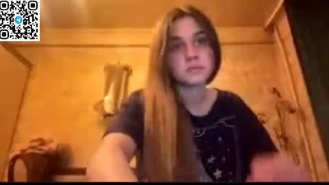 Snapshot of lovelysilk_63 chatting on 05-25-26, 06:47 ELA online show from 05-25-26, 06:47