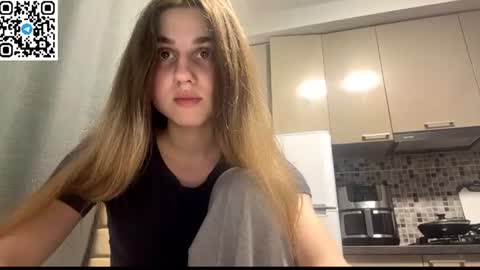 Snapshot of lovelysilk_63 chatting on 06-08-26, 06:52 ELA online show from 06-08-26, 06:52