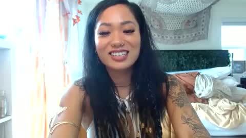 lovelyxmacii online show from 11-11-25, 07:36