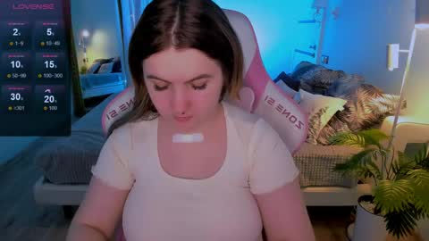 Julia  online show from 04-21-26, 08:20