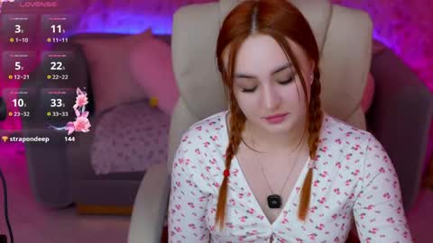 Snapshot of lovelyybell chatting on 05-16-26, 06:43 B E L L online show from 05-16-26, 06:43