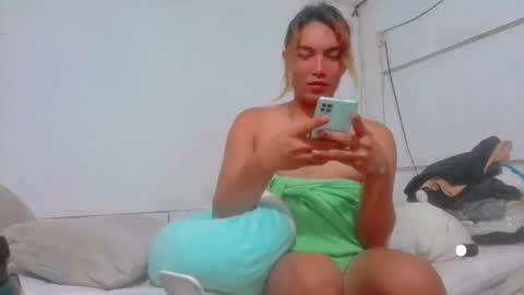 lovemarie120398 online show from 07-09-26, 06:06