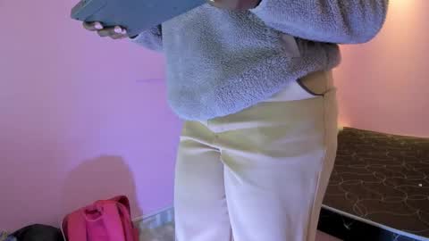 L O V E  online show from 01-17-26, 11:59