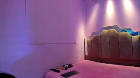 L O V E  online show from 02-07-26, 11:58