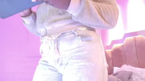 L O V E  online show from 04-24-26, 12:07