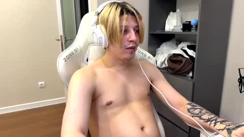 Snapshot of loverria chatting on 04-08-26, 05:02 loverria online show from 04-08-26, 05:02