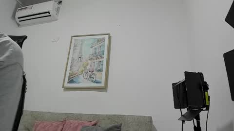 LILLY AND TRAVIS  online show from 04-11-26, 08:57