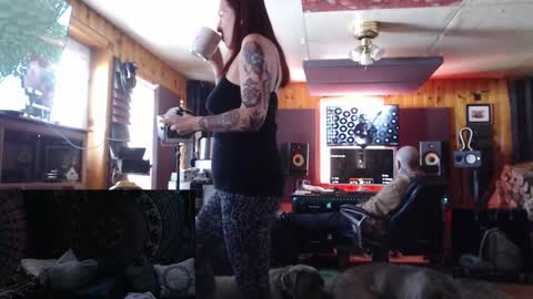 Snapshot of loversinadangeroustime2024 chatting on 02-16-26, 06:15 Drake Sara online show from 02-16-26, 06:15