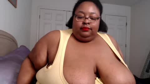 Snapshot of loves_aura chatting on 12-31-24, 01:15 Alyson online show from 12-31-24, 01:15