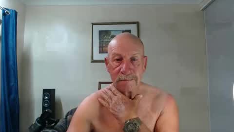 Snapshot of lovesblackazz chatting on 12-19-24, 10:13 Lovesblackazz online show from 12-19-24, 10:13