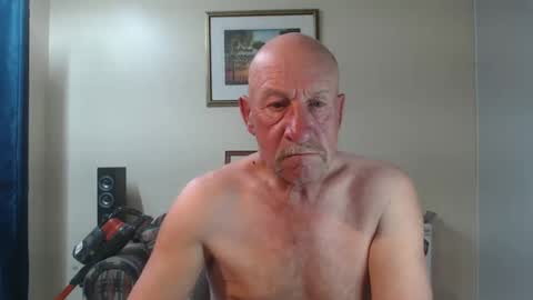 Snapshot of lovesblackazz chatting on 01-22-25, 10:29 Lovesblackazz online show from 01-22-25, 10:29