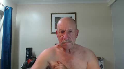 Snapshot of lovesblackazz chatting on 02-11-25, 11:44 Lovesblackazz online show from 02-11-25, 11:44