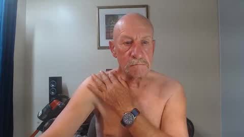 Snapshot of lovesblackazz chatting on 12-14-25, 11:37 Lovesblackazz online show from 12-14-25, 11:37