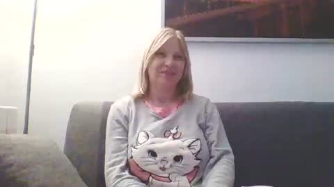 Snapshot of lovestar544963 chatting on 12-26-24, 09:58 Marlyn online show from 12-26-24, 09:58