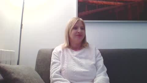 Snapshot of lovestar544963 chatting on 12-30-24, 07:42 Marlyn online show from 12-30-24, 07:42