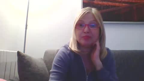 Snapshot of lovestar544963 chatting on 01-08-25, 04:44 Marlyn online show from 01-08-25, 04:44