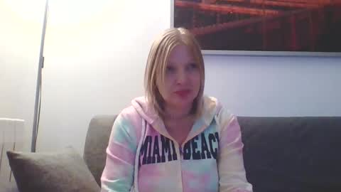 Snapshot of lovestar544963 chatting on 01-17-25, 08:00 Marlyn online show from 01-17-25, 08:00