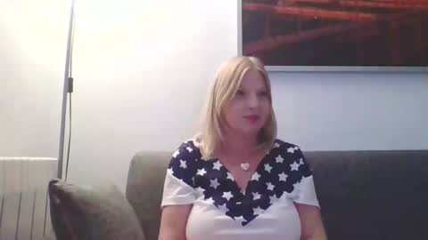 Snapshot of lovestar544963 chatting on 01-28-25, 09:40 Marlyn online show from 01-28-25, 09:40