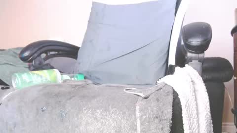 Snapshot of lovestobeused2 chatting on 11-28-25, 06:16 lovetobeused online show from 11-28-25, 06:16